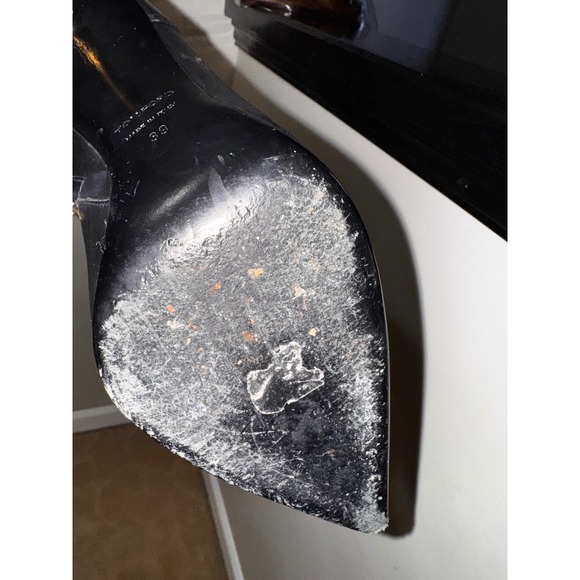 Tom Ford Black Leather Pointed Toe Stiletto Heel Ankle Boots Gold Lock Size 39 - Picture 8 of 11